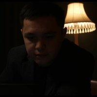 Скачать песню Зинекен Раймбек - Терезеңнің алды