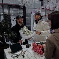 Скачать песню Keneli & Zhiro - Цветы