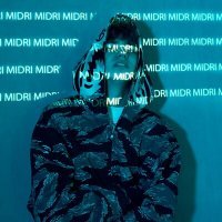Скачать песню MIDRI - Безнал