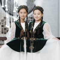 Скачать песню Нұрай & Нұрсая - Әпкеге тілек