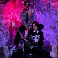 Скачать песню СУМАСШЕДШИЕ - Пони