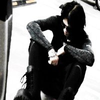 Скачать песню Kai Angel - FAKE LOVE