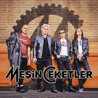 Скачать песню Meşin Ceketler - Yabancı Şehrin Sokaklarında