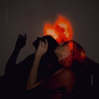 Скачать песню Kamilla Beriya - В МОМЕНТЕ